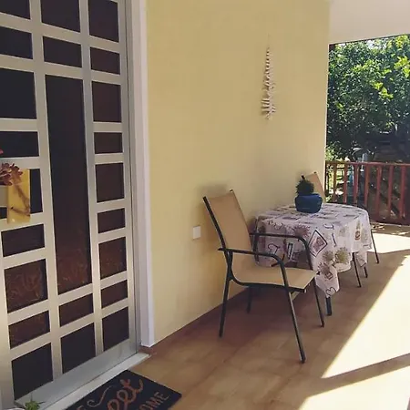 Elegant House By The Sea With Pool Prázdninový dům Akrata