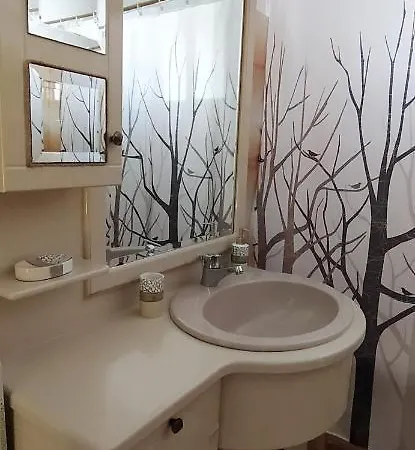 Elegant House By The Sea With Pool