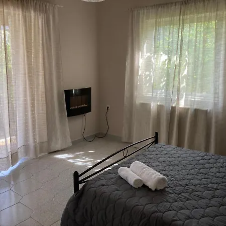 Elegant House By The Sea With Pool Casa vacanze Akrata