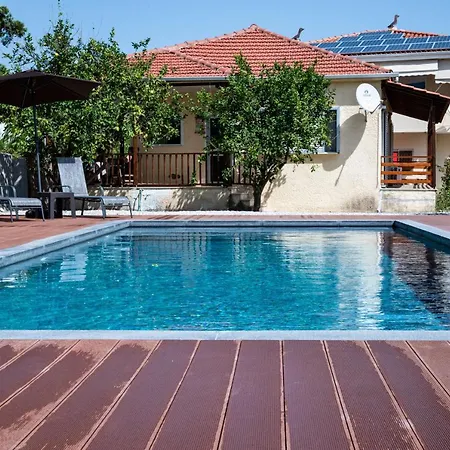 Elegant House By The Sea With Pool Holiday home *