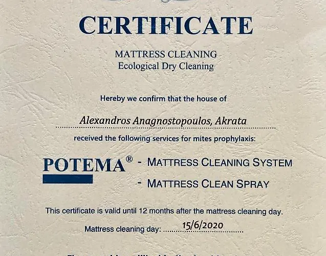 Elegant House By The Sea With Pool Semesterbostad