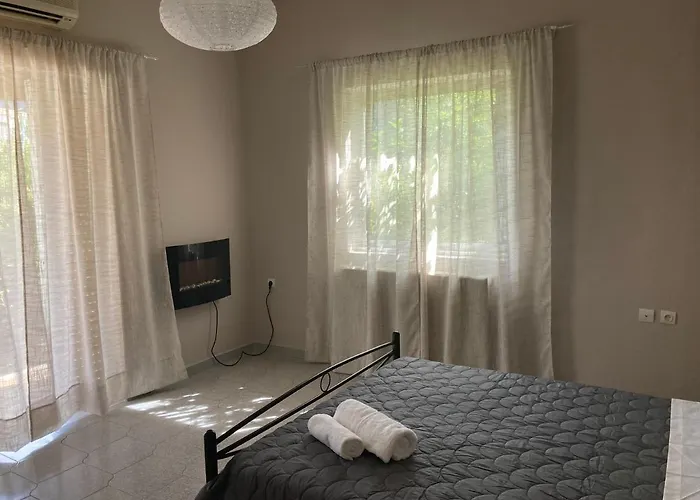 Elegant House By The Sea With Pool Semesterbostad *