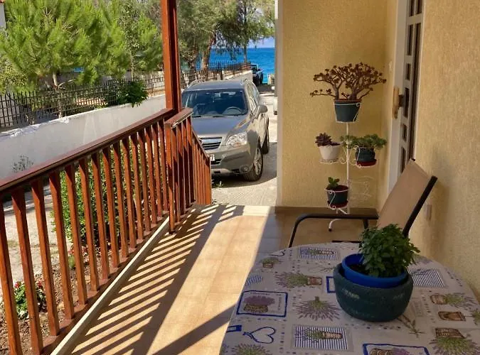 Elegant House By The Sea With Pool * Akrata